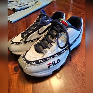 Fila‎ dragster athletic shoes in very good used condition. Size 7.5